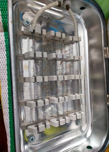  Beden beyaz Renk Elektrikli mangal 3 adet şişi var