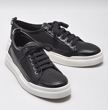 Elle sneakers