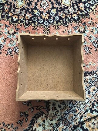 Ahşap ekmeklik