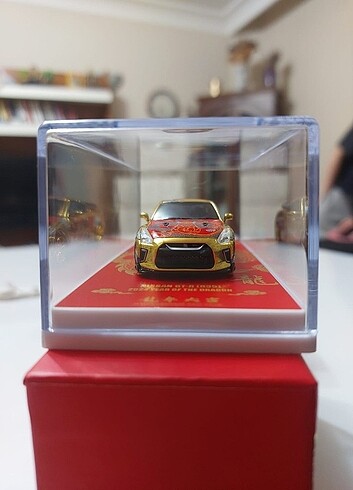 Beden Inno64 GT-R R35 2024 china new year serie model araba 1:64