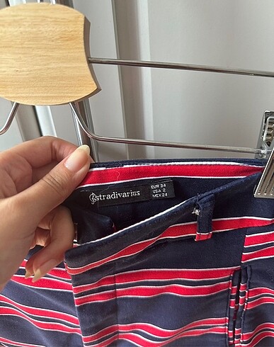 Stradivarius Stradivarius kumaş şort