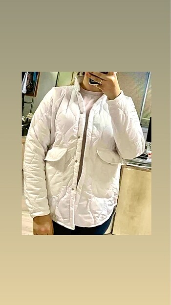 BEYAZ KAPİTONE MONT/CEKET