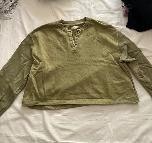 sweatshirt