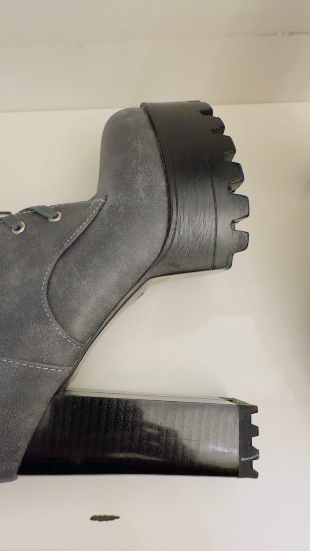 Metal detaylı Gri Dolgu Topuklu Bot - Görsel 4