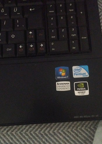 Mavi Lenovo Laptop - Görsel 3