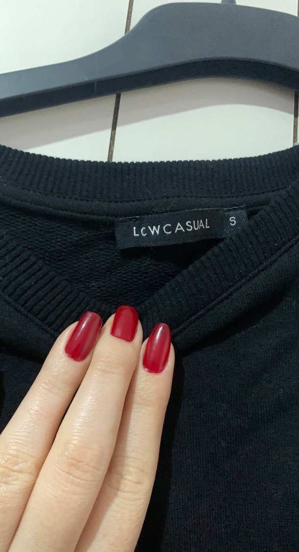 Siyah Püsküllü Gotik Kadın Sweatshirt - Görsel 4