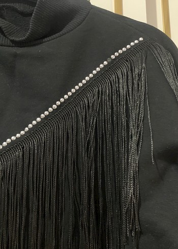 Uzun Kollu Püsküllü Siyah Sweatshirt - Görsel 3