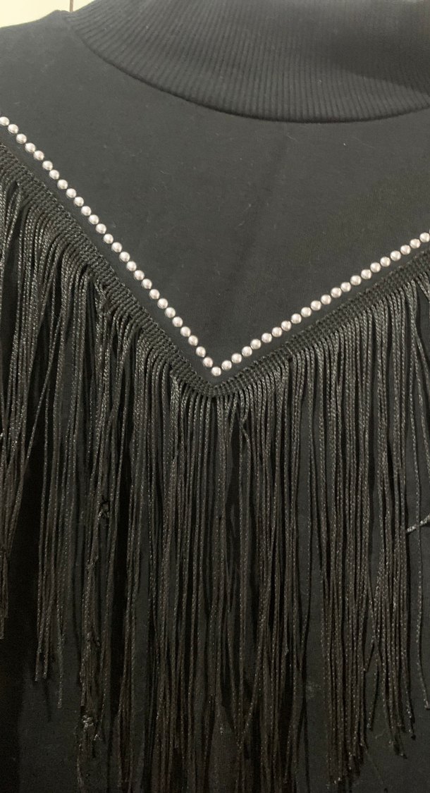 Uzun Kollu Püsküllü Siyah Sweatshirt - Görsel 2