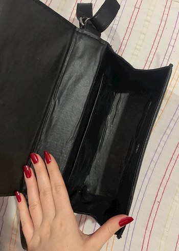 Zincir Detaylı Siyah Yılan Desenli Deri Çanta - Görsel 4