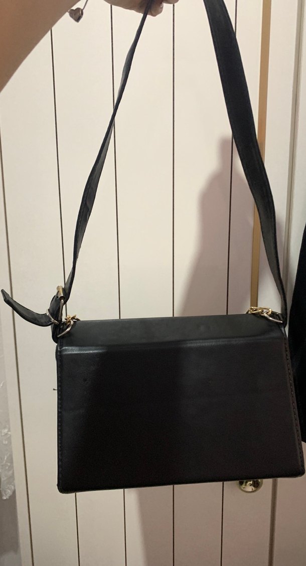 Zincir Detaylı Siyah Yılan Desenli Deri Çanta - Görsel 2