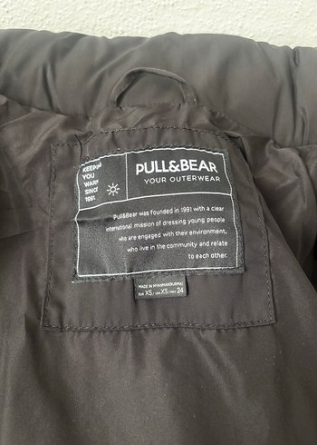 Pull and Bear Kadın Siyah Uzun Kışlık Fermuarlı Mont