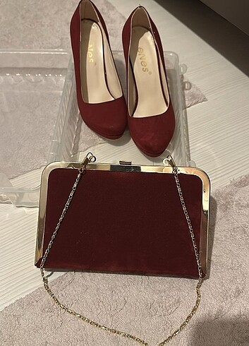 Bordo süet ayakkabı ve çanta
