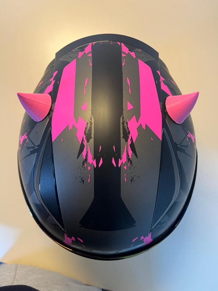 Pembe Parlak Punk Tarzı Kadın Motosiklet Kaskı - Görsel 5