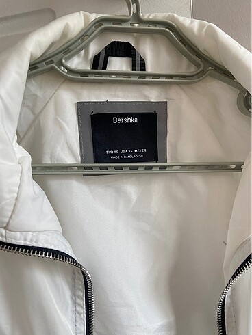 xs Beden beyaz Renk bershka ceket