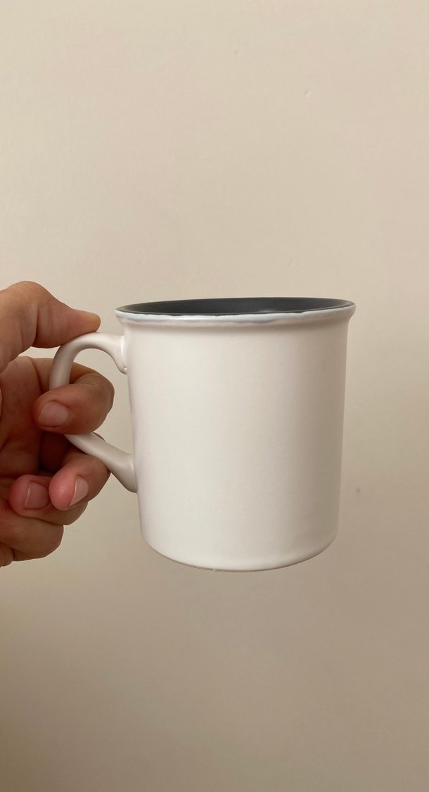 Gri iç yüzeyli beyaz seramik kupa - Görsel 3