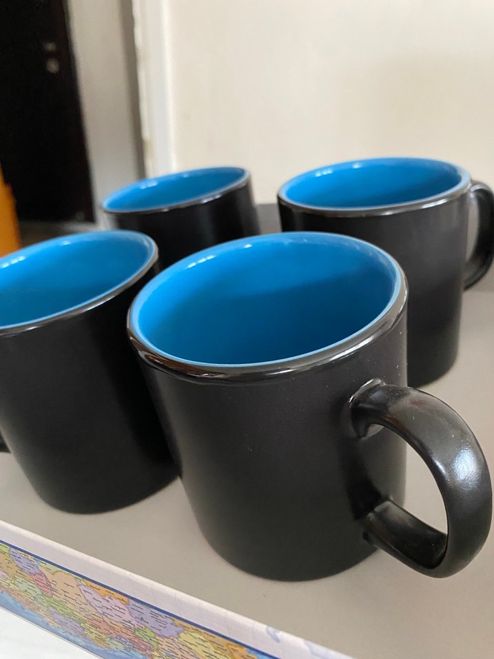 İç kısmı mavi, dışı siyah seramik kupa seti - Görsel 2