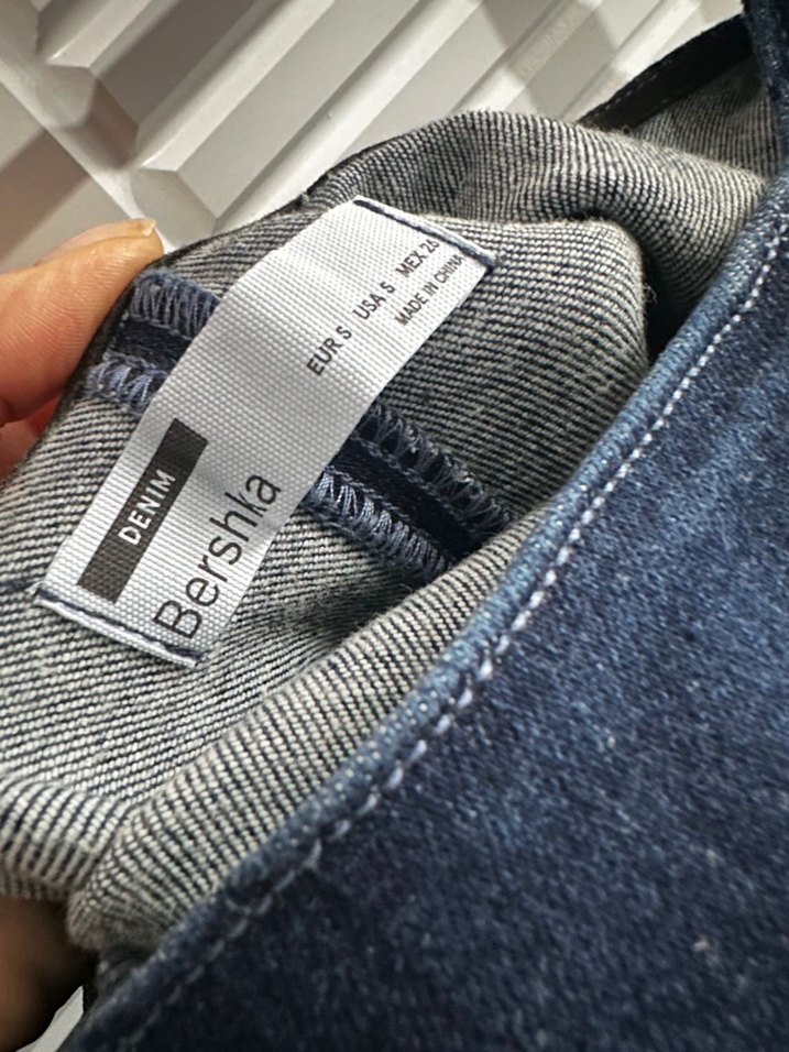 Lacivert Sırt Dekolteli Kısa Denim Tulum - Görsel 3