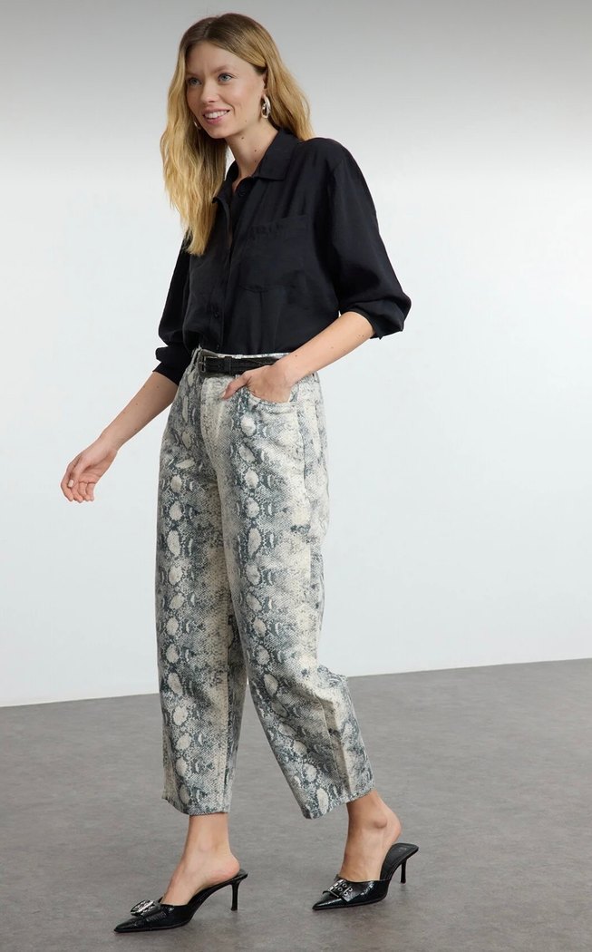 Gri Yılan Desenli Bol Kesim Kadın Pantolon - Görsel 2