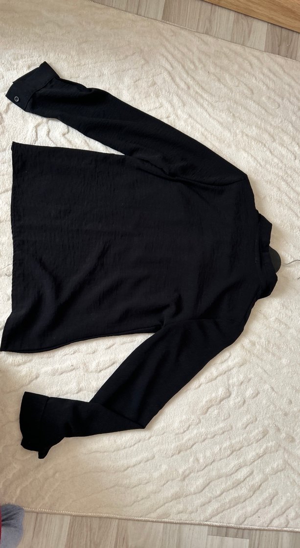 Siyah Keten Uzun Kollu Düğmeli Kadın Gömlek - Görsel 4