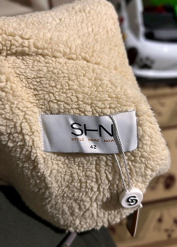 Bej Uzun Peluş Kadın Kaban - Görsel 5