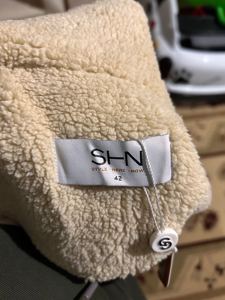 Bej Uzun Peluş Kadın Kaban - Görsel 5