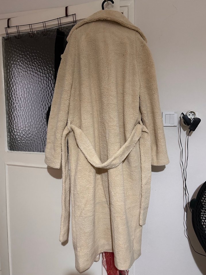 Bej Uzun Peluş Kadın Kaban - Görsel 3