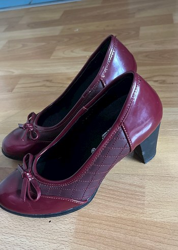 Bordo Tokalı Kadın Klasik Topuklu Ayakkabı