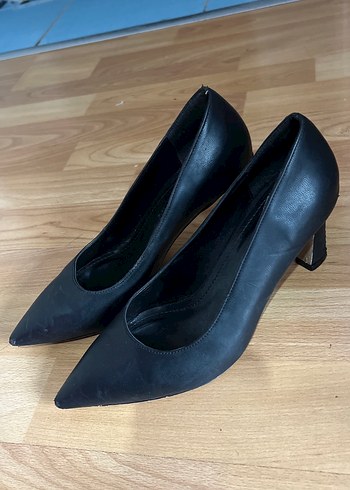 Siyah Stiletto Topuklu Kadın Ayakkabı
