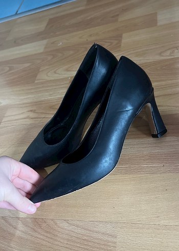 Marjin Siyah Stiletto Topuklu Kadın Ayakkabı