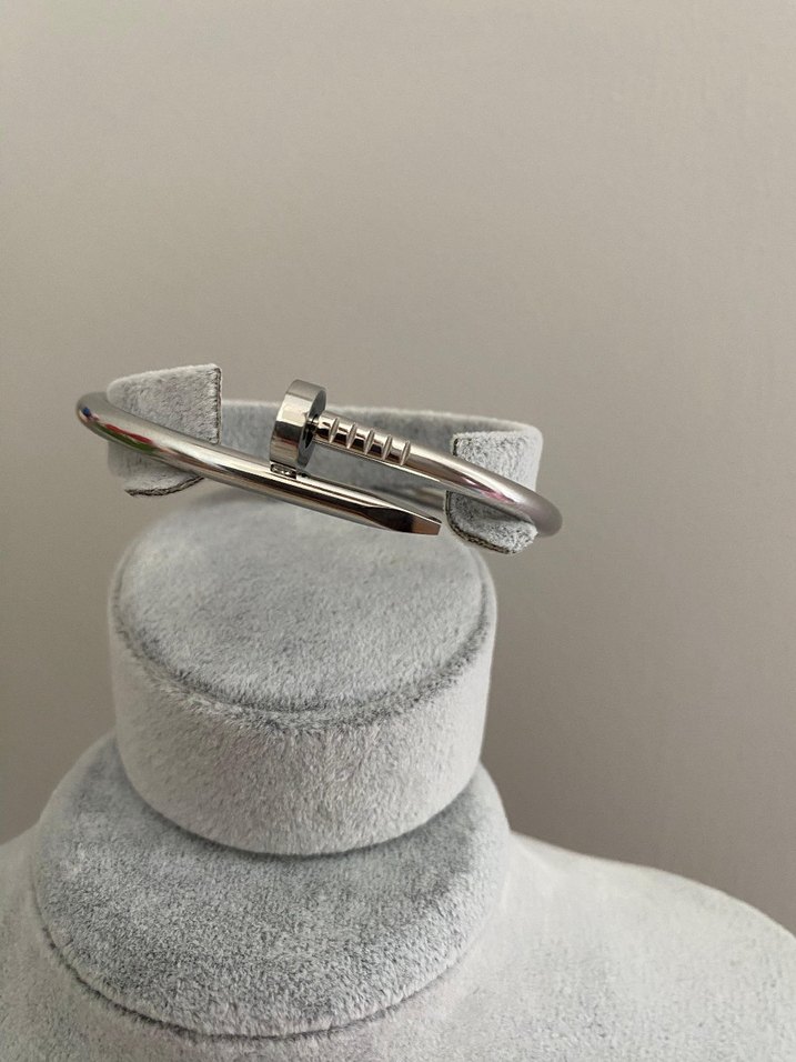 Çelik Klasik Şıklıkta Altın Renkli Tokalı Bileklik - Görsel 2