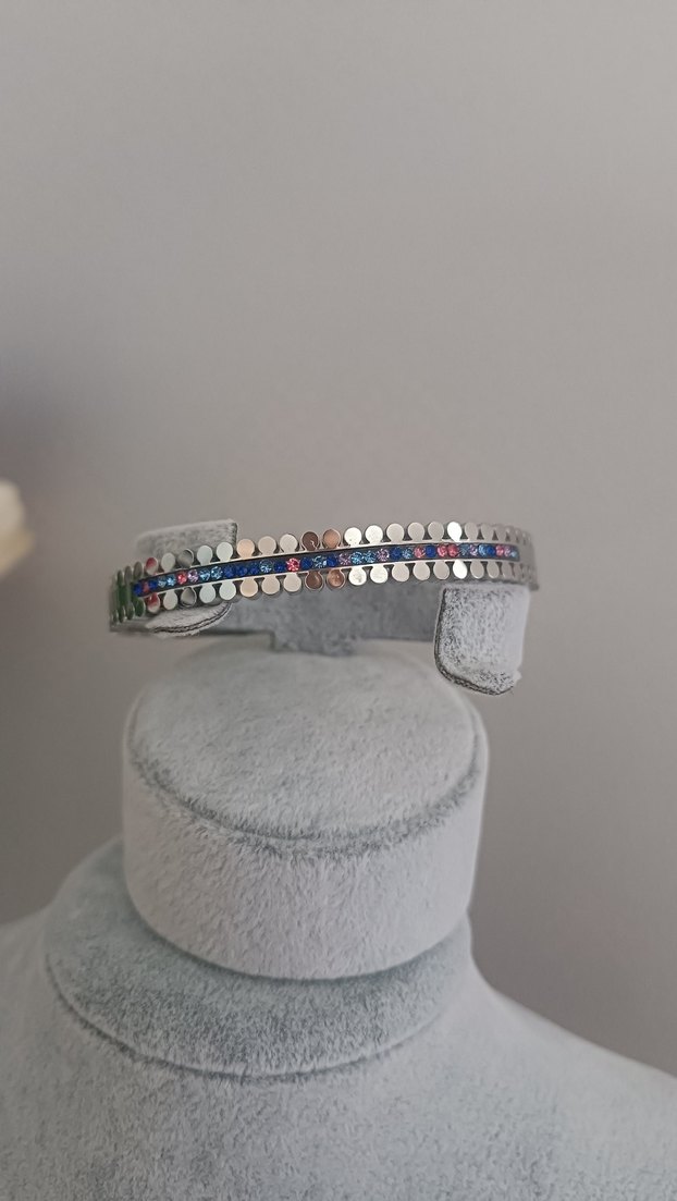 Altın Renkli Kadın Bileklik - Görsel 3