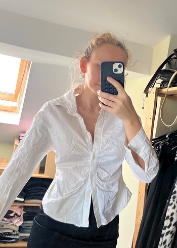 Beyaz belden büzgülü gömlek - Görsel 6