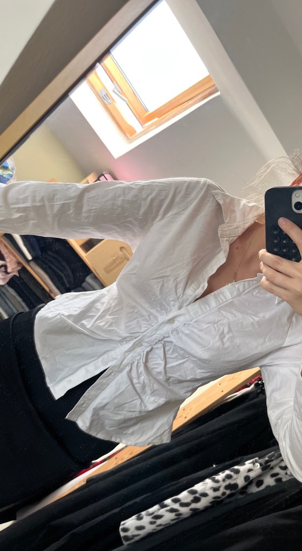 Beyaz belden büzgülü gömlek - Görsel 2