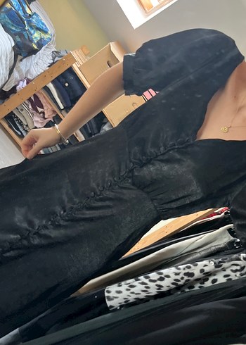 Siyah Midi Elbise V Yaka Düğmeli - Görsel 3