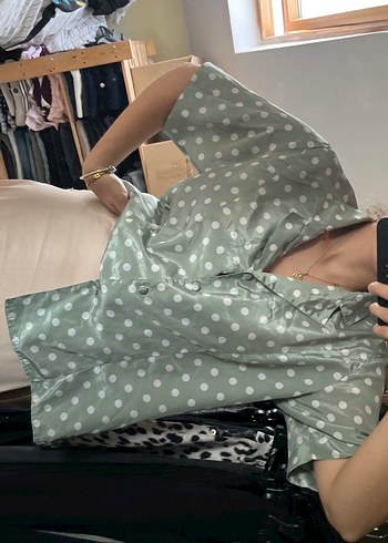 Mint Puantiyeli V Yaka Düğmeli Kadın Gömlek - Görsel 2