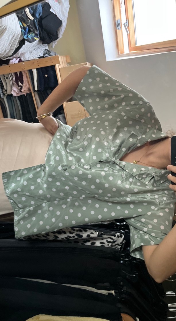 Mint Puantiyeli V Yaka Düğmeli Kadın Gömlek - Görsel 2