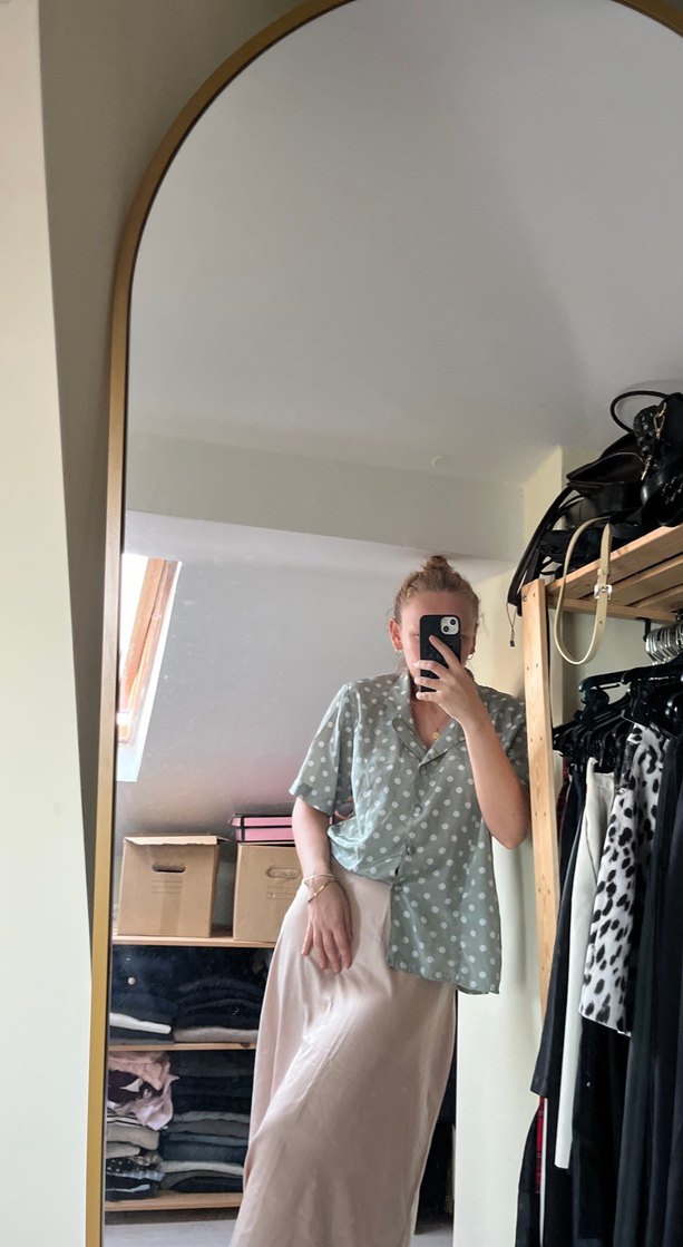 Mint Puantiyeli V Yaka Düğmeli Kadın Gömlek - Görsel 5