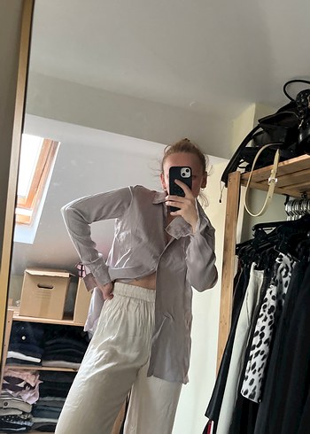 Gri Renkli Saten Kadın Gömlek - Görsel 5