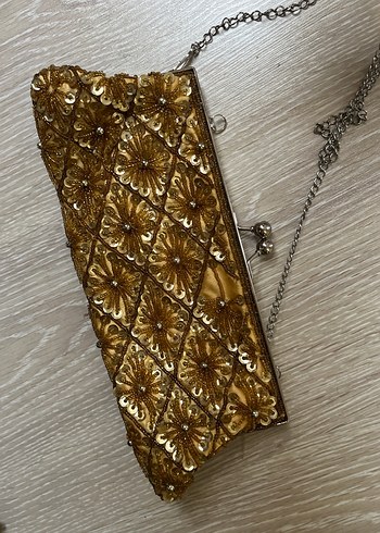 Altın Renk İşlemeli Pul Detaylı Deri Kadın Portföy Çanta - Görsel 6