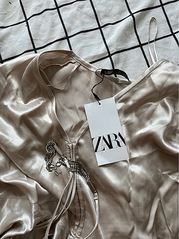 xs Beden Zara saten elbise