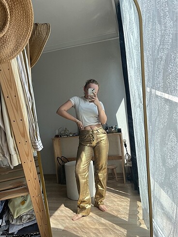 36 Beden Stradivarius gold pantolon