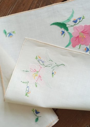 İngiliz keteni üzerine aplike el işi 45x30 ölçülerinde 8 adet - Görsel 3