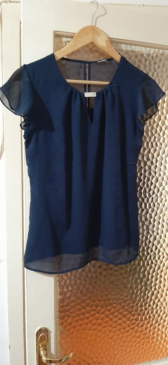 Beymen Marka Xs beden yakasi lastik detay tshirt cok iyi durumda - Görsel 2