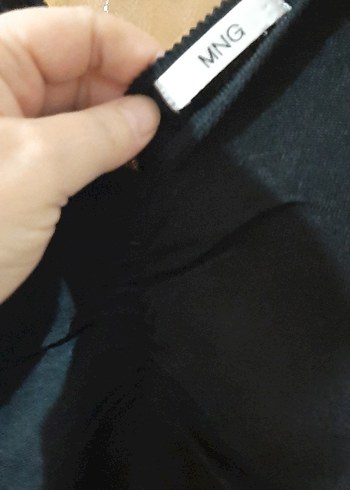 Siyah V Yaka Drapeli Kadın Atlet - Görsel 2