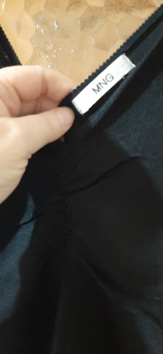 Siyah V Yaka Drapeli Kadın Atlet - Görsel 2