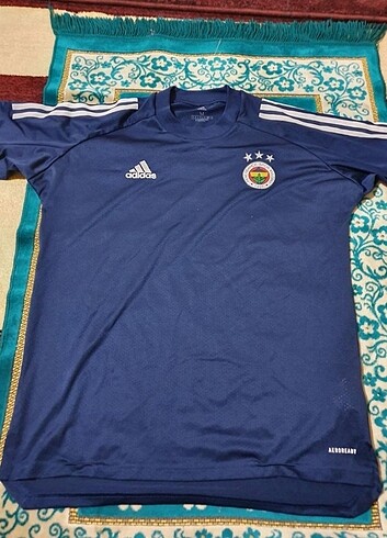 Fenerium kazak ve tişört 