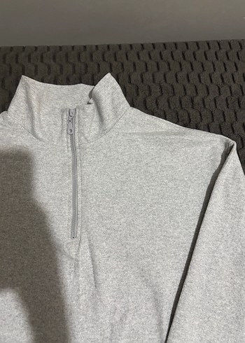 l Beden Gri Yüksek Yakalı Fermuarlı Kadın Sweatshirt