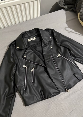 Kadın Siyah Deri Biker Ceket