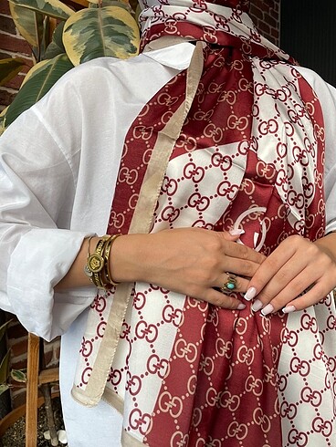  Beden Gucci vual ipek şal