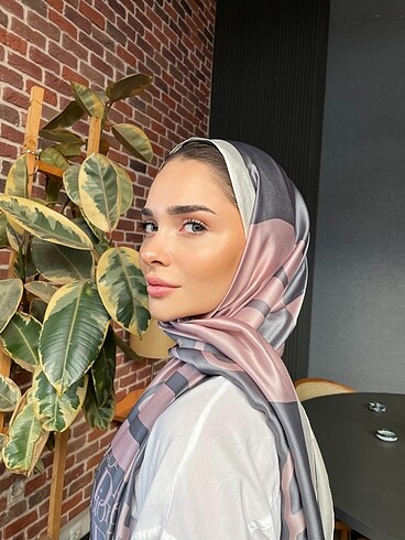  Beden Dior vual ipek şal